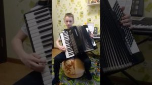 Играю «Яблочко» на аккордеоне