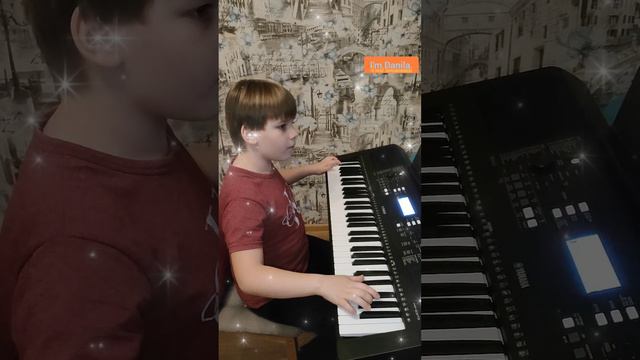 Charlie Clouser Main Titles на синтезаторе. Вариант 2. смотреть онлайн