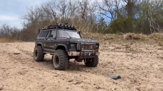 Traxxas TRX-4 Ford Bronco 1/10 Trail and Scale Crawler смотреть онлайн