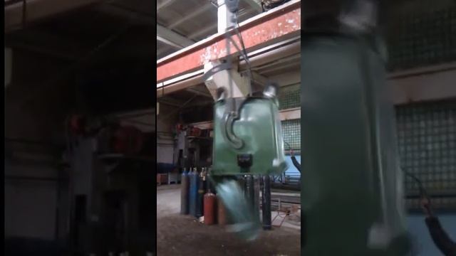 Самоопрокидывающийся контейнер для отходов смотреть онлайн