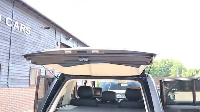 Range Rover 4.2 V8 Supercharged in Java Black with Two Tone Ebony and Ivory Quilted Leather смотреть онлайн