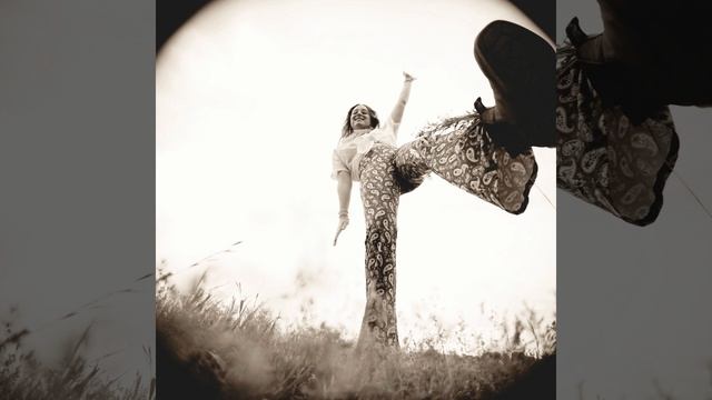 Groovy Girl смотреть онлайн