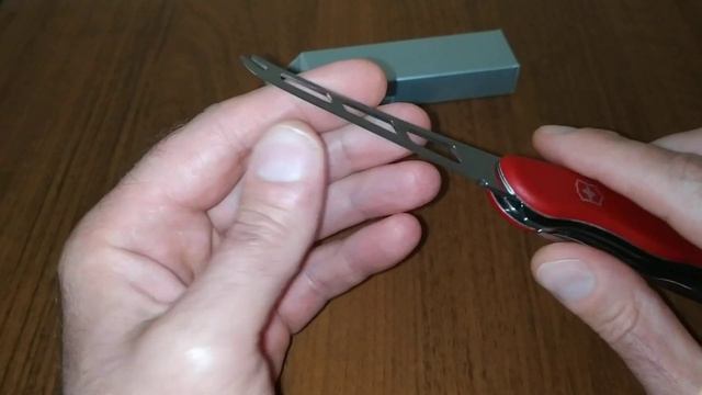 Victorinox Cheese Knife 0.8303.W обзор ножа смотреть онлайн