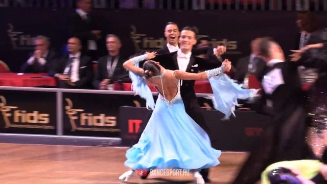 Igor Kruglov - Ekaterina Kazmirchuk RUS | Viennese Waltz | WDSF GrandSlam Standard - Rimini 2019 смотреть онлайн