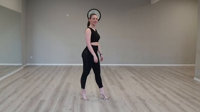 Bachata Body Roll with Liana смотреть онлайн