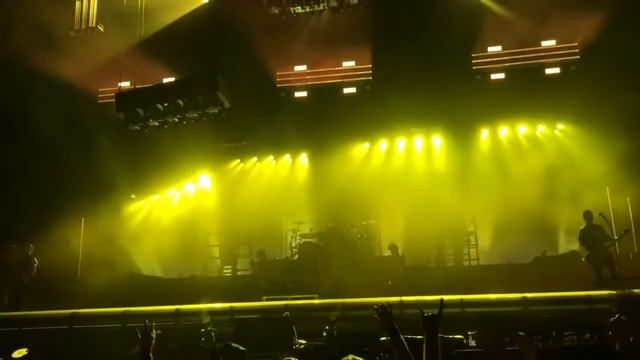 У #RAMMSTEIN сломалась аппаратура, поёт зал! смотреть онлайн