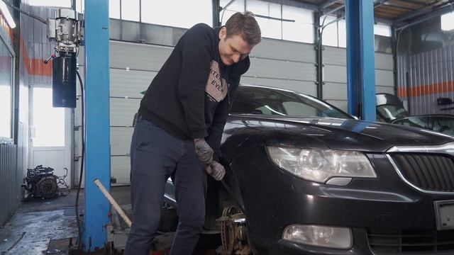 Как поменять диски и колодки и ничего не испортить смотреть онлайн