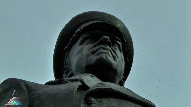 Памятник Жукову смотреть онлайн