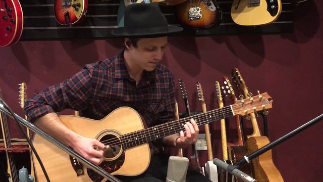 Moon River Fingerstyle Guitar | Jon MacLennan смотреть онлайн