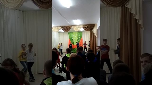 Осенний бал в школе номер 2??? смотреть онлайн