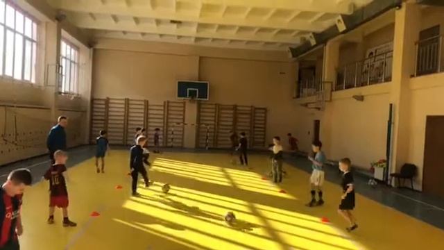 Тренировка техники передачи мяча смотреть онлайн