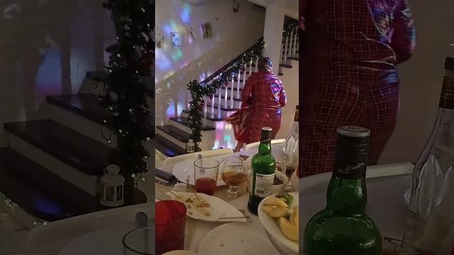 В гостях мы не можем быть вместе всегда есть смотреть онлайн