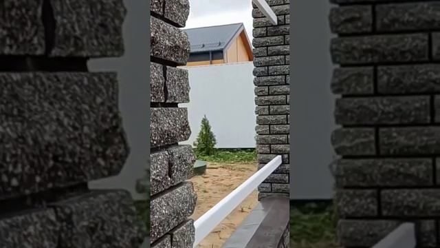 Забор из черного кирпича СКАЛА завод ЛИТОС #заборизчерногокирпича #заборизкирпичалитос #кирпичлитос