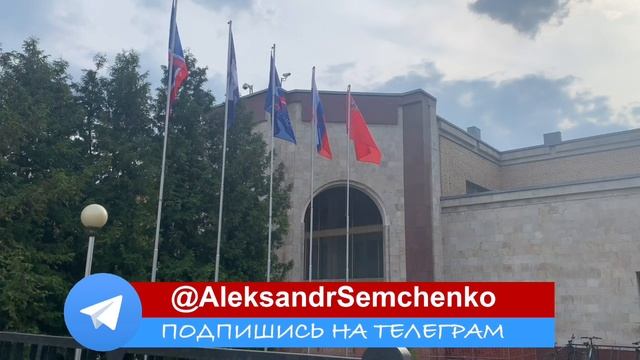 Россия за МКАД. Мусорники города Королёв. Ракета и памятник Ленину. Состояние дорог и тротуаров