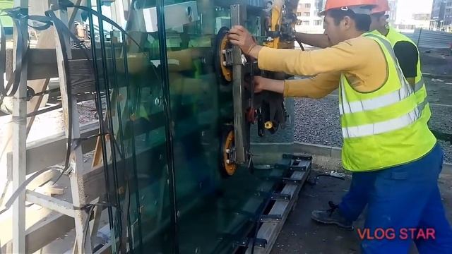 Поднимаем стекло краном при помощи присосок смотреть онлайн