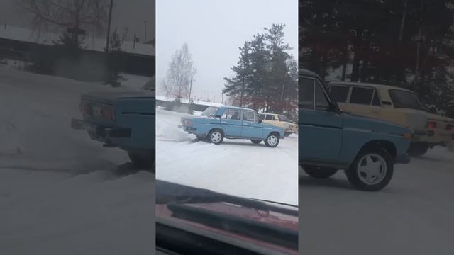 Меня не было 3 года на этом канале, и вот видосик чтоле смотреть онлайн