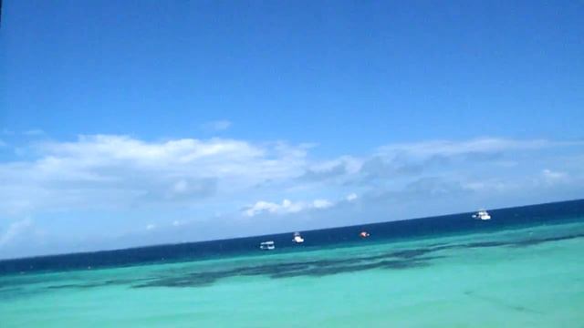 Walking in Nungwi Beach смотреть онлайн