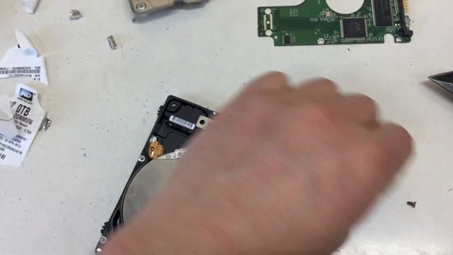 WD My Passport / Elements 2TB 2.5'' USB Hard Disk Teardown (All the Chips) смотреть онлайн