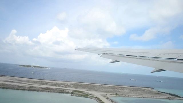 Мальдивы. Взлет с аэропорта Мале смотреть онлайн