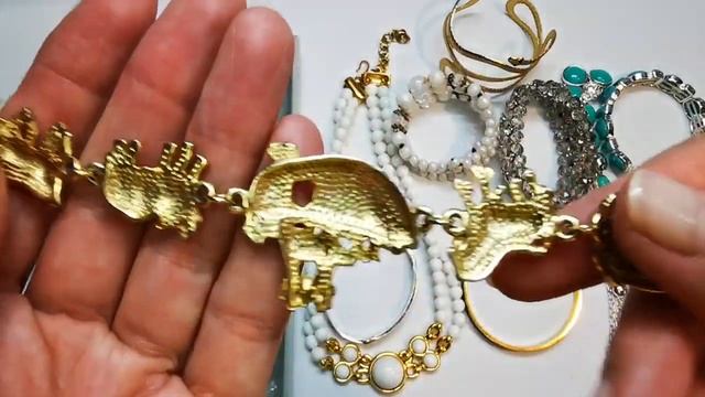 103. Распаковка огромного лота с бижутерией. Часть 1. смотреть онлайн