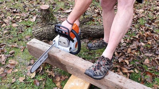 Stihl MS 251 motorová pila смотреть онлайн