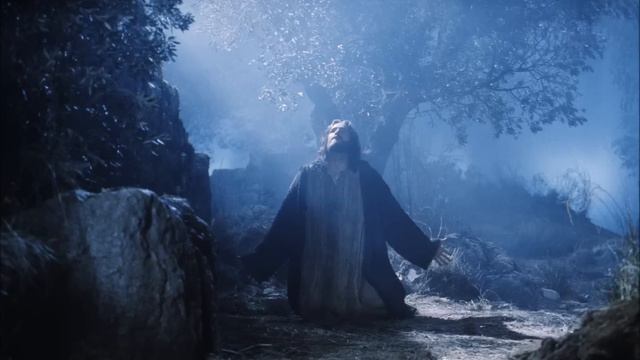 Jesús ora en el monte de los Olivos y Recibe la presencia De un ser en una Nave смотреть онлайн
