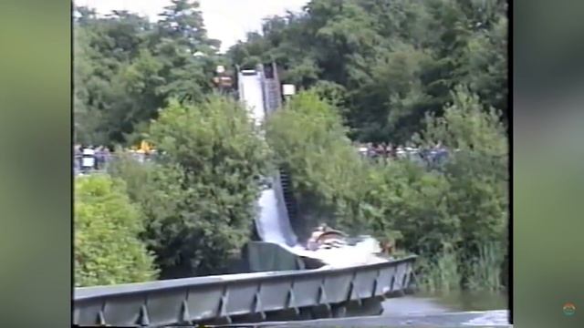 The Closed History Of The Flume: The Path to Secret Weapon 8 | Expedition Alton Towers смотреть онлайн