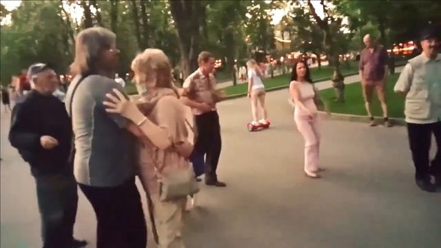 САД ШЕВЧЕНКО! ТЫ ОЧЕНЬ КРАСИВА В ЭТОМ ПЛАТЬЕ смотреть онлайн