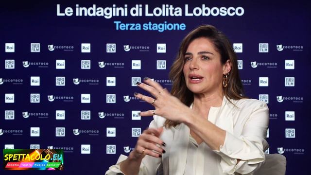 Luisa Ranieri, intervista Lolita Lobosco 3: «Lolita dubbiosa e malinconica, 4ª serie forse, non ora смотреть онлайн
