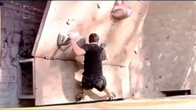 Tower Bouldering Flakturm in Vienna смотреть онлайн