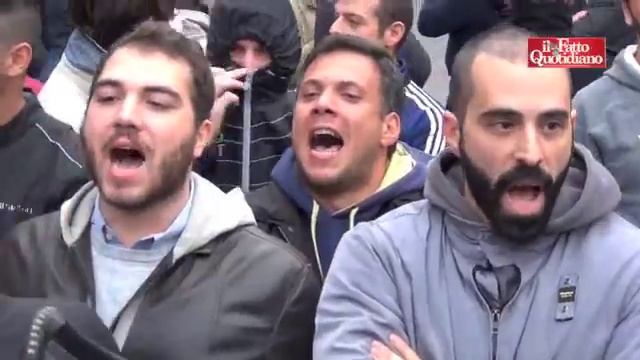 Priebke, fascisti contro attivisti centri sociali ad Albano Laziale смотреть онлайн