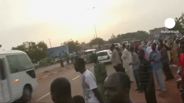 Mali Devlet Başkanı Traore ülkesine geri döndü смотреть онлайн
