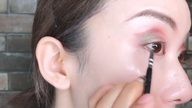 「西西」我也试试歐美煙熏大濃妝？Club-ready Smoky Eye Makeup смотреть онлайн