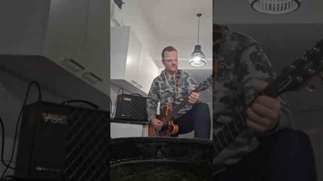 Testing vintage Epiphone dot es-335 & vox vt20x & aux-in Elvis Burning Love смотреть онлайн