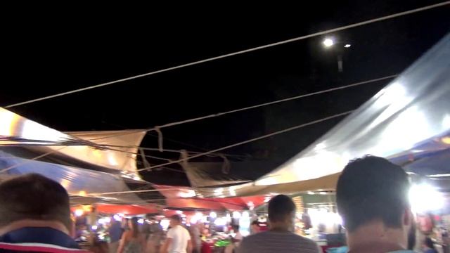 Пхукет.Вечерний рынок.Пробуем гусениц.Пилинг рыбками.Phuket.The Evening Market.