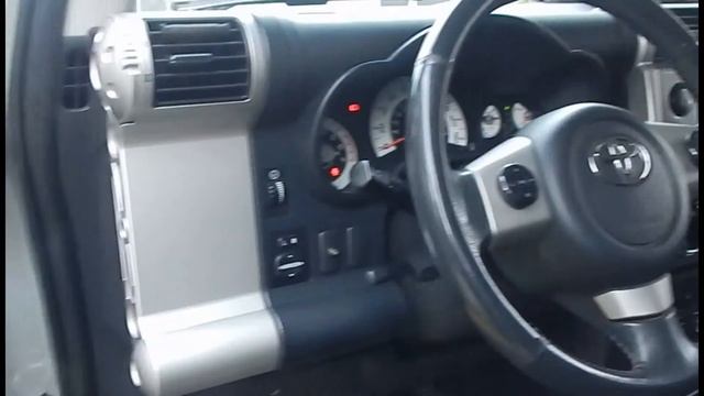 TOYOTA FJ CRUISER LIMITED 4.0 AT смотреть онлайн