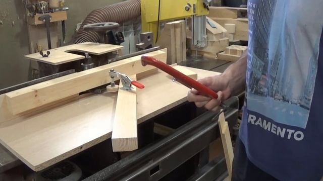 Простая шипорезная каретка для фрезерного станка или стола И как я решил проблему опрокидывания смотреть онлайн