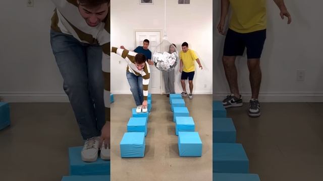 First To Get Across Wins $10,000! смотреть онлайн