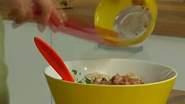 Что Есть. Салат с печенью трески смотреть онлайн