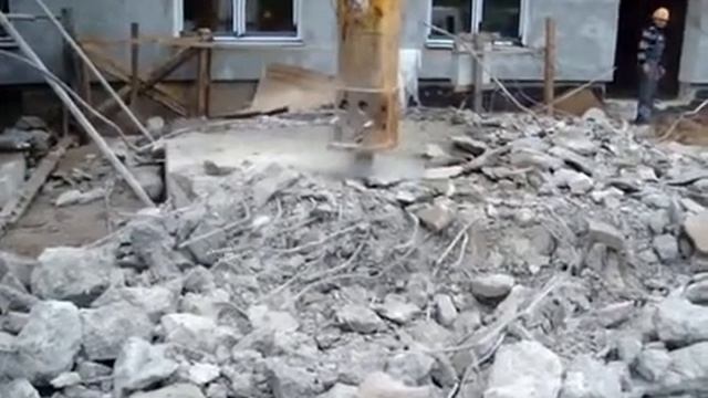 демонтаж железобетонного фундамента гидромолотом смотреть онлайн