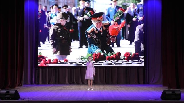 Черникова Ульяна - Я хочу чтобы не было войны! (Муз. и слова А. Петряшевой) 3 мин. 08 сек. смотреть онлайн