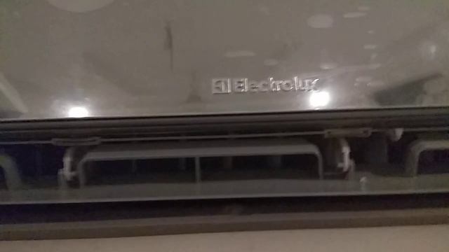 Electrolux Royal DC Inverter 2085s смотреть онлайн