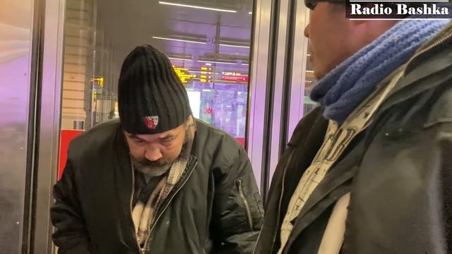 РадиоБашка Званный ужин на Савеловском Вокзале | День бомжа ТВ | Павел Васильевич смотреть онлайн