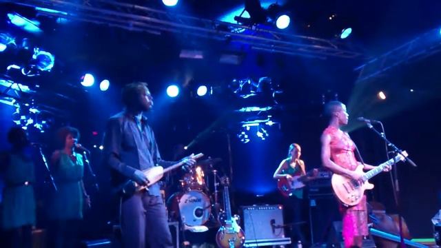 Rokia Traoré live at Den Atelier Luxembourgh 1/3 смотреть онлайн