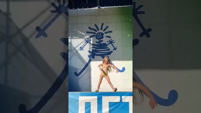 Девочка 5лет классно танцует смотреть онлайн