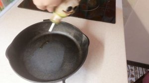Как прокалить чугунную сковородку один раз и навсегда? Самый эффективный метод.