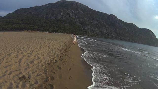 КАК АРЕНДОВАТЬ ЛОДКУ БЕЗ ПРАВ И ПРАВИЛЬНО СБЕЖАТЬ ИЗ ОТЕЛЯ?