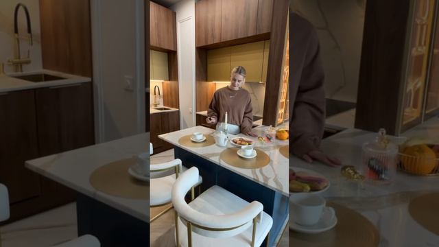 Угловая кухня с барной зоной в ЖК КутозовГрад смотреть онлайн