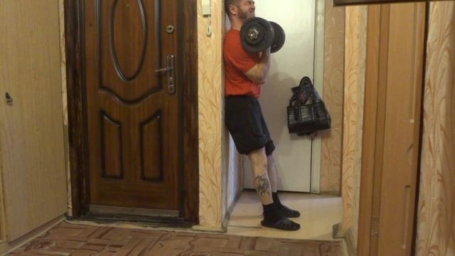 Гантель 28кг 900гр на бицепс у стены смотреть онлайн