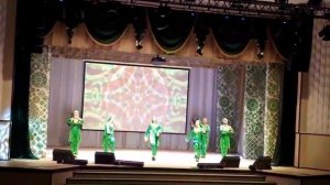 Аварский танец исполняет образцовый ансамбль народного танца Радуга